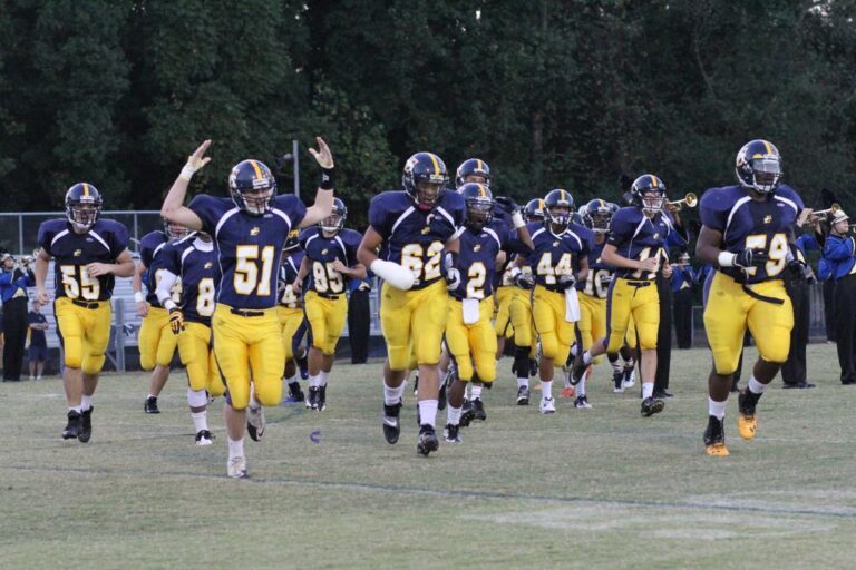 What to Expect from East Meck’s Football Team This Season